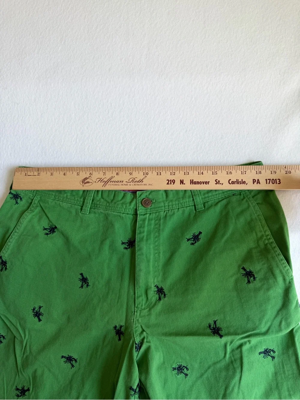 IZOD Lobster Print Chino Shorts Men’s Size 38 Green Embroidered Cotton Preppy